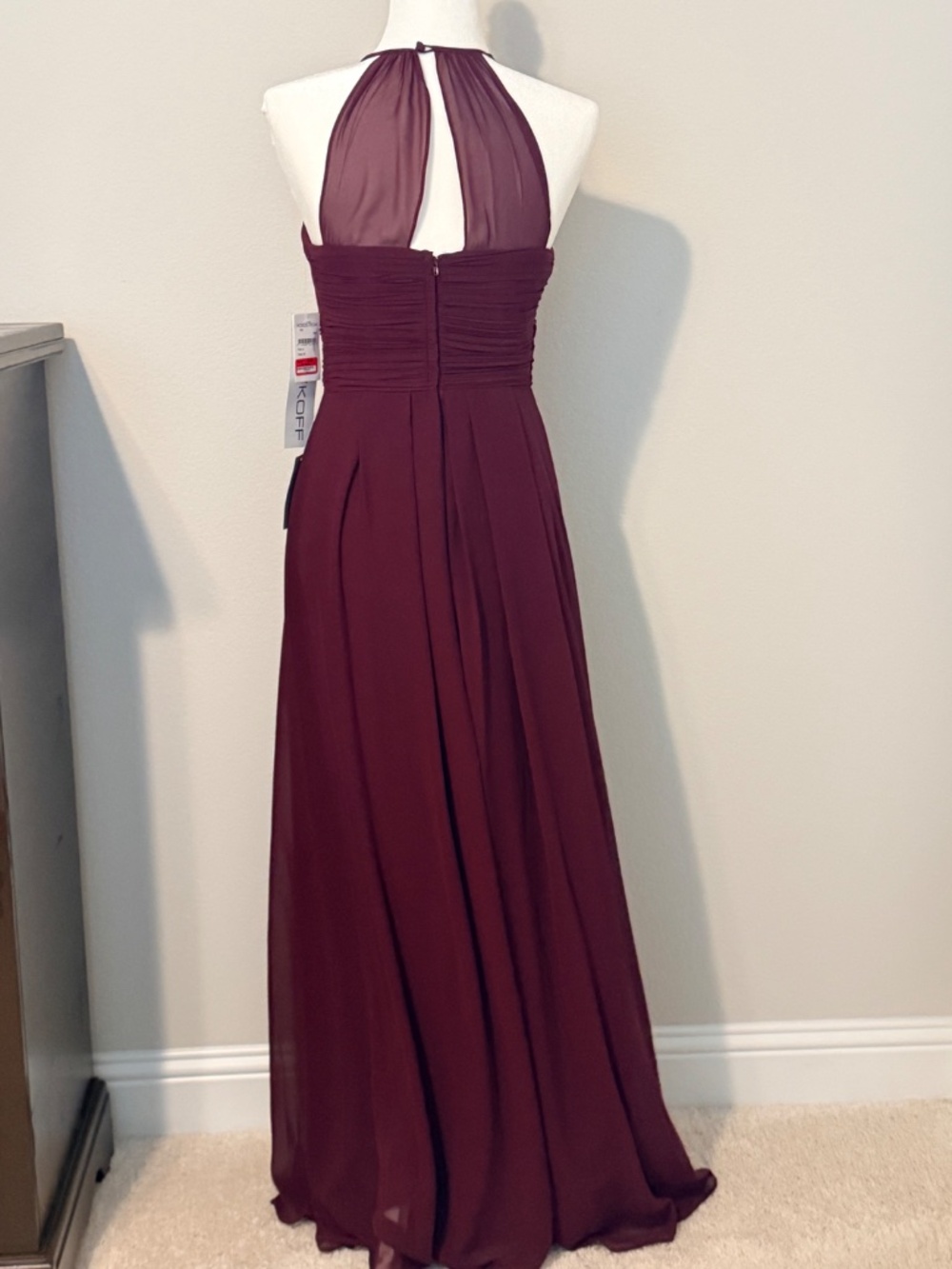 Burgundy evening gown - Picture 3 of 3